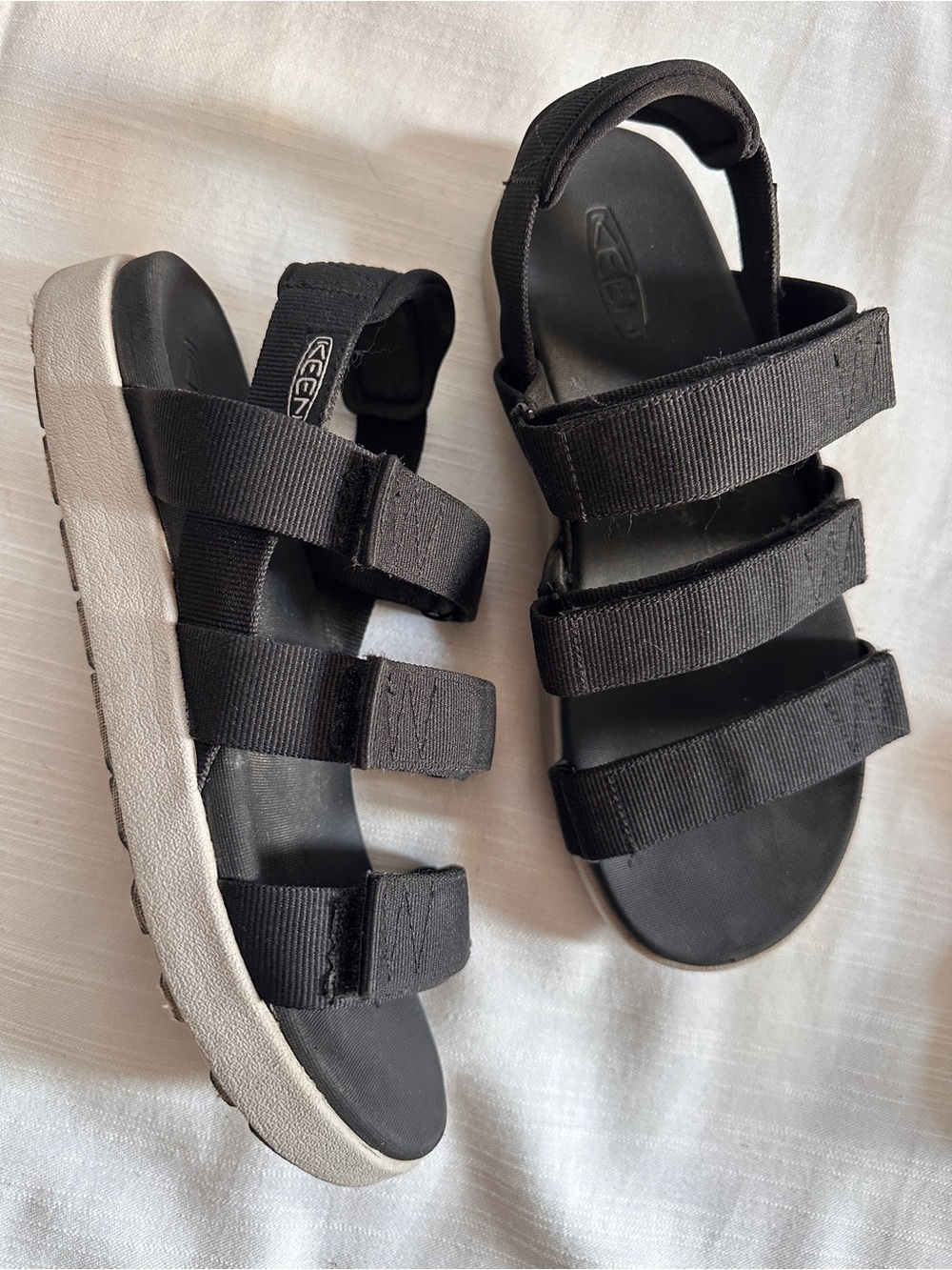 KEEN Women's Elle Black Vapor Strappy Sandals | 8.5